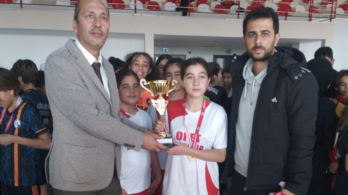 Futsal Yıldız Kız ve Küçük Erkek Takımlarımız Serik Şampiyonu Oldu!